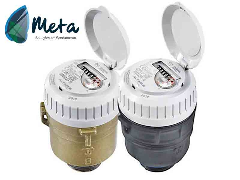 No Hidr�metro Volum�trico, n�o existe uma turbina e sim um �mbolo ou anel. � um recipiente que se enche com a entrada do l�quido e transporta para a sa�da do medidor um determinado volume.